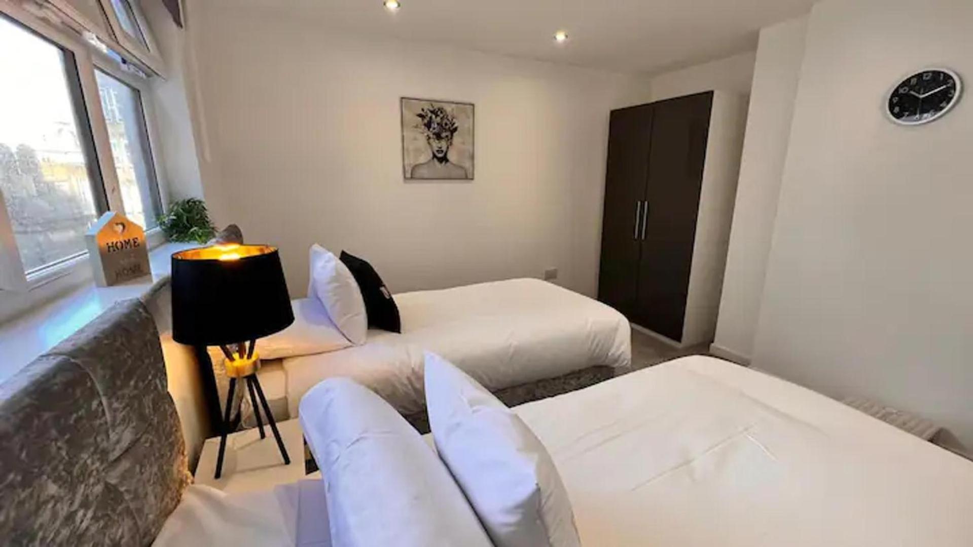 Immaculate 2-bed In Apartment Liverpool